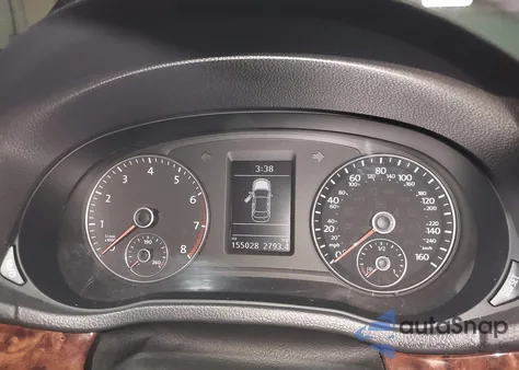 2013 Volkswagen Passat 2.5L Sel Premium z USA, uszkodzony, nr VIN 1VWCP7A38DC069045